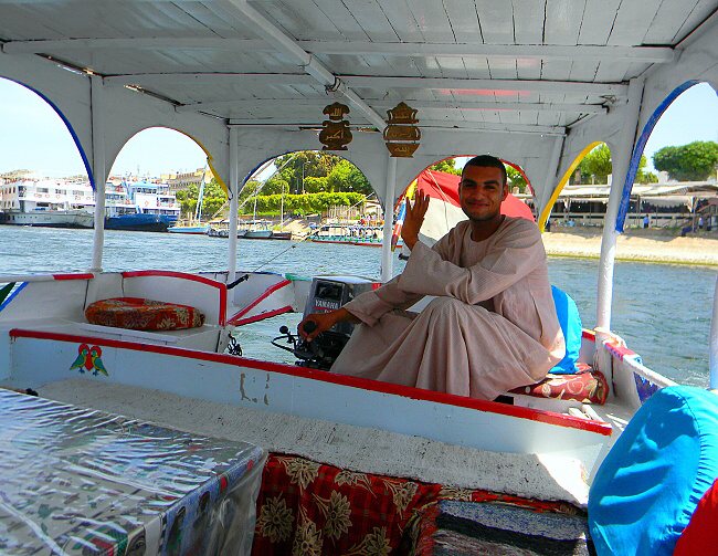 В Египте принято оставлять чаевые носильщикам, таксистам, обслуживающему персоналу