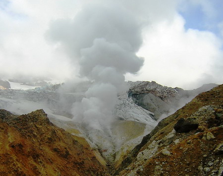 Вулкан. Природные катастрофические явления извергающийся вулкан